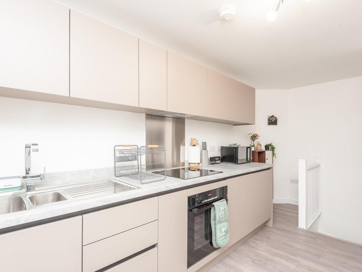 Вилла Pass The Keys Horsforth Haven - Brand New Townhouse With Balcony Лидс Экстерьер фото